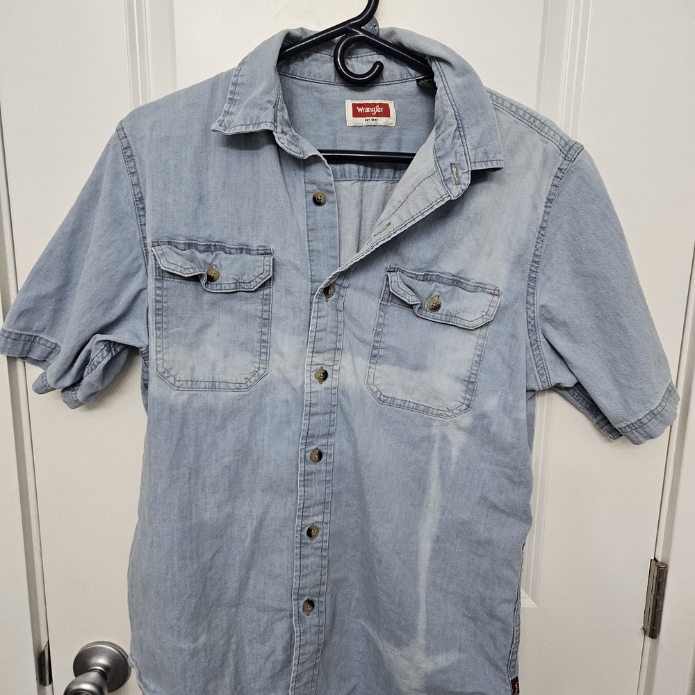 Wrangler Men's Casual Light Blue Button Down Shirt